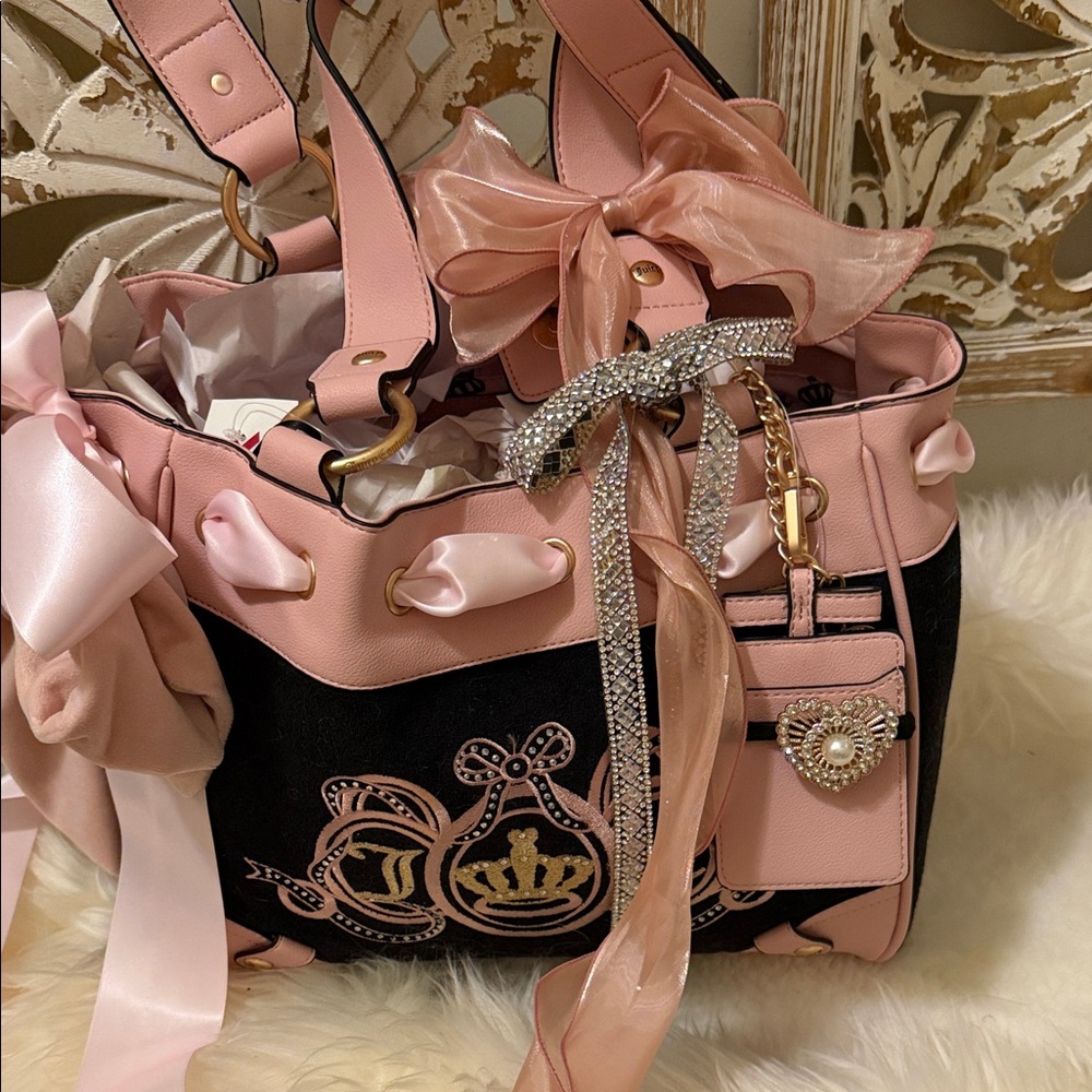 Juicy Couture Pink and Black Daydreamer Bag with sparkly rhinestones & Bows🩷 - Picture 13 of 17